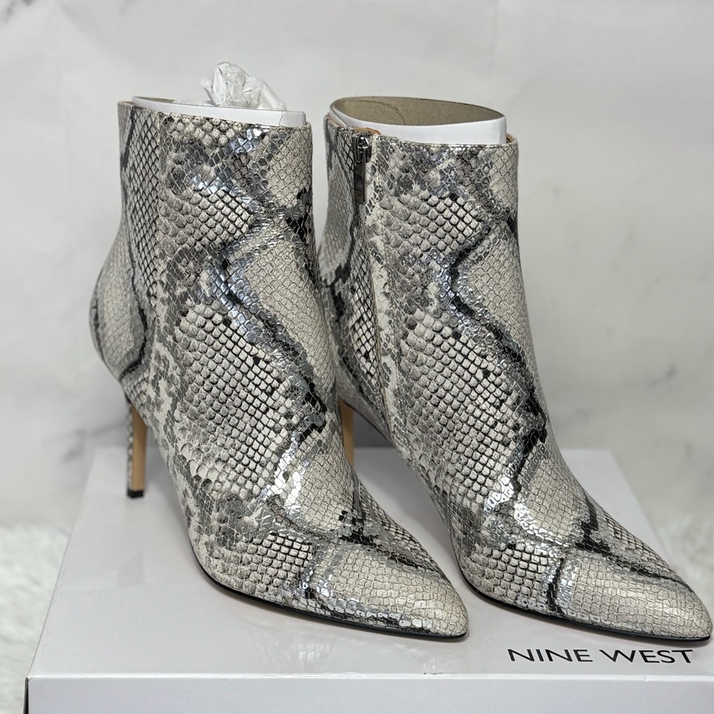 NIB Nine West Faux Snakeskin Ankle Boots - Black/Gray/Metallic Silver Size 8